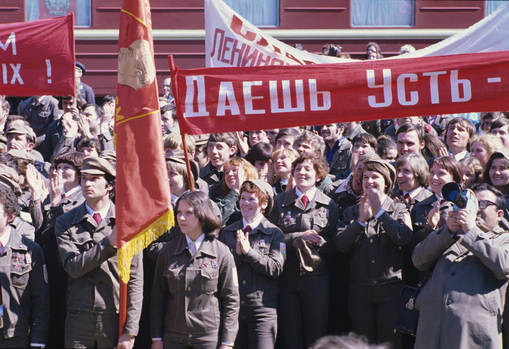 Митинг в Усть-Илимске по случаю прибытия отряда, 1979